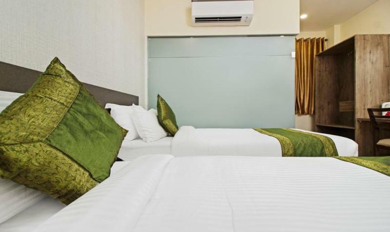 Ocean Suites Hotel Мумбаи Экстерьер фото