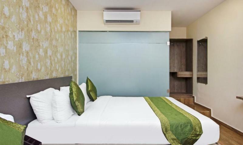 Ocean Suites Hotel Мумбаи Экстерьер фото