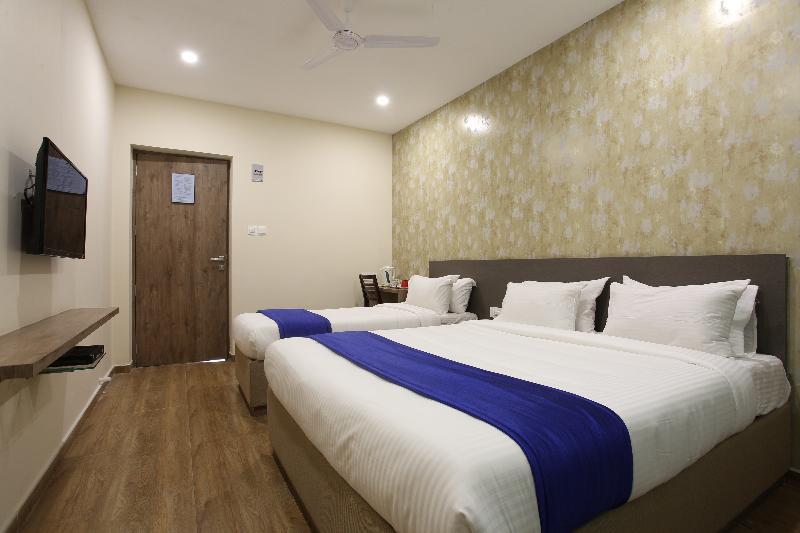 Ocean Suites Hotel Мумбаи Экстерьер фото